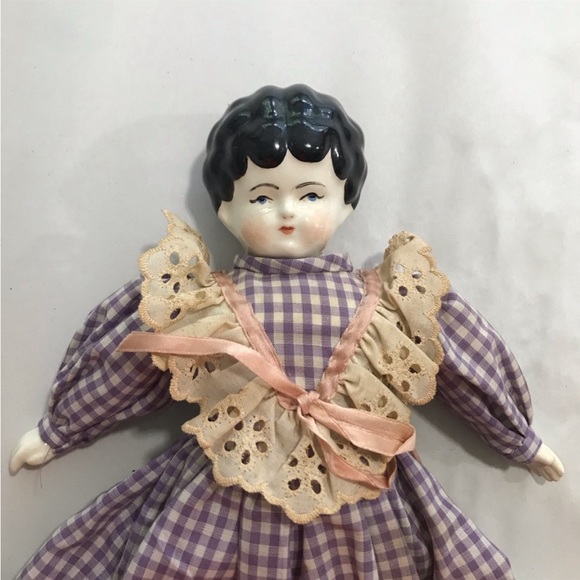 PORCELAIN CHINA AND CLOTH DOLL PURPLE DRESS - Picture 3 of 6